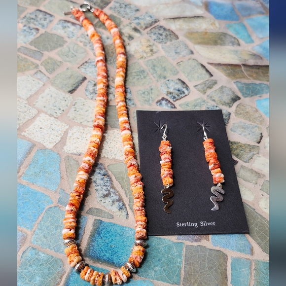 Sterling Silver Spiny Oyster Beaded Necklace SET - Picture 5 of 14